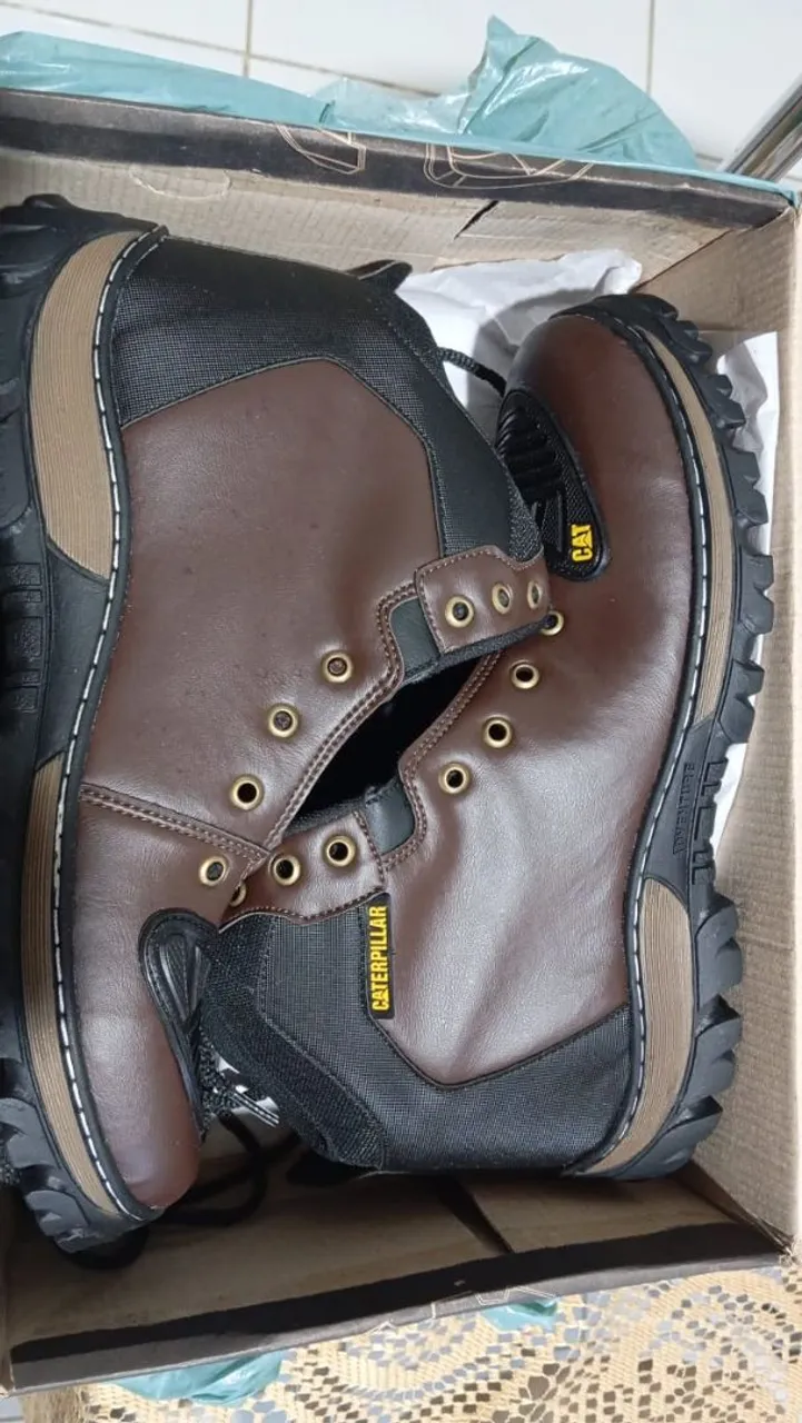 Bota Caterpillar Adventure Marrom