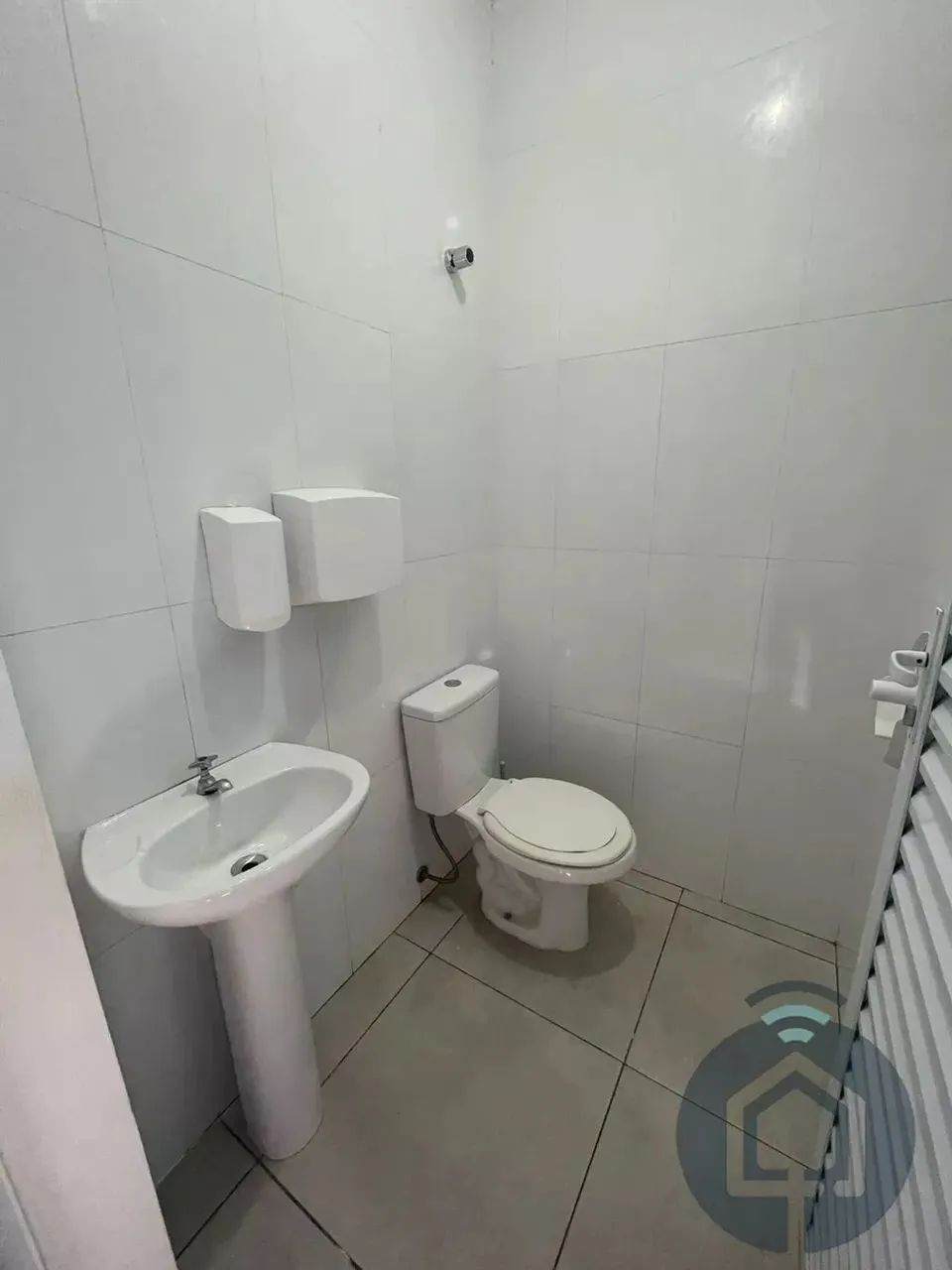 Ampla Sala Comercial para Aluguel no Centro de São Roque  Ideal para seu Negócio! - ALU186 - Foto 5