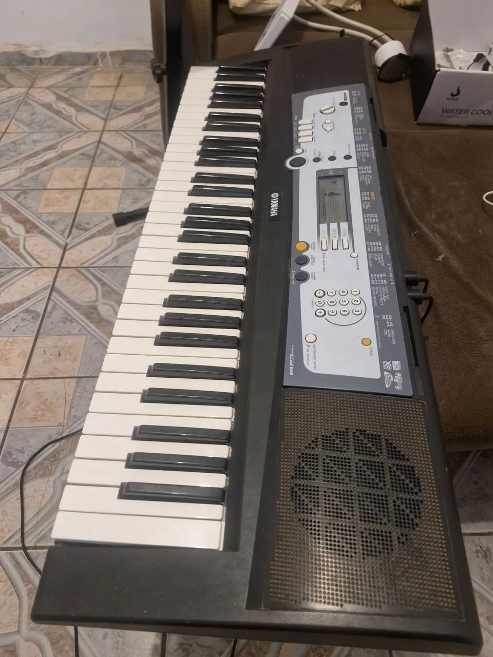 Teclado Yamaha PSR-E 213 - Foto 4
