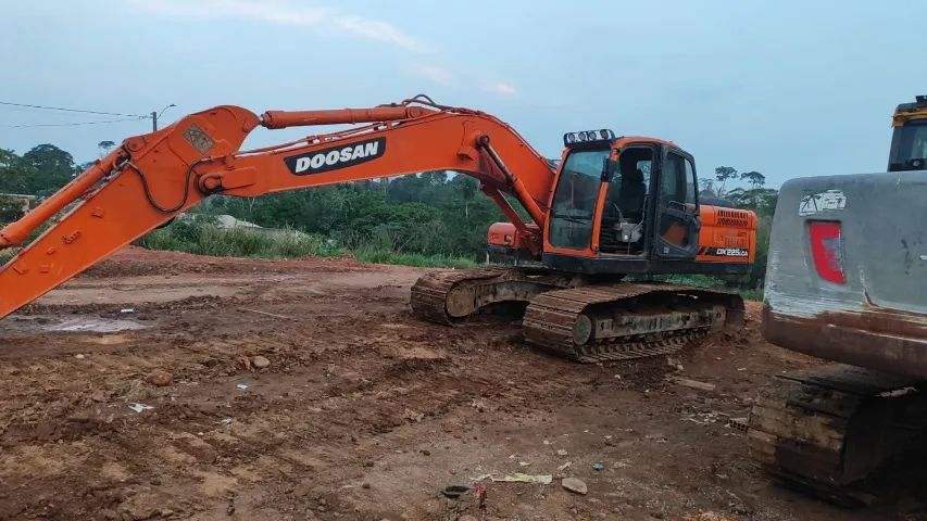 Escavadeira Doosan DX 225 LCA - Foto 6