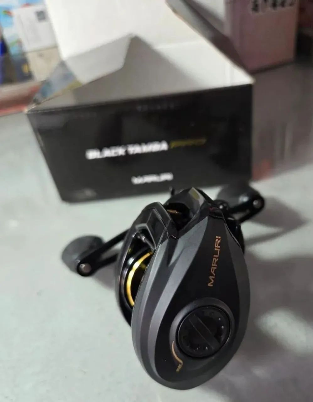 Carretilha ((NOVA)) Maruri BLACK TAMBA PRO  (Esquerda) - Foto 3