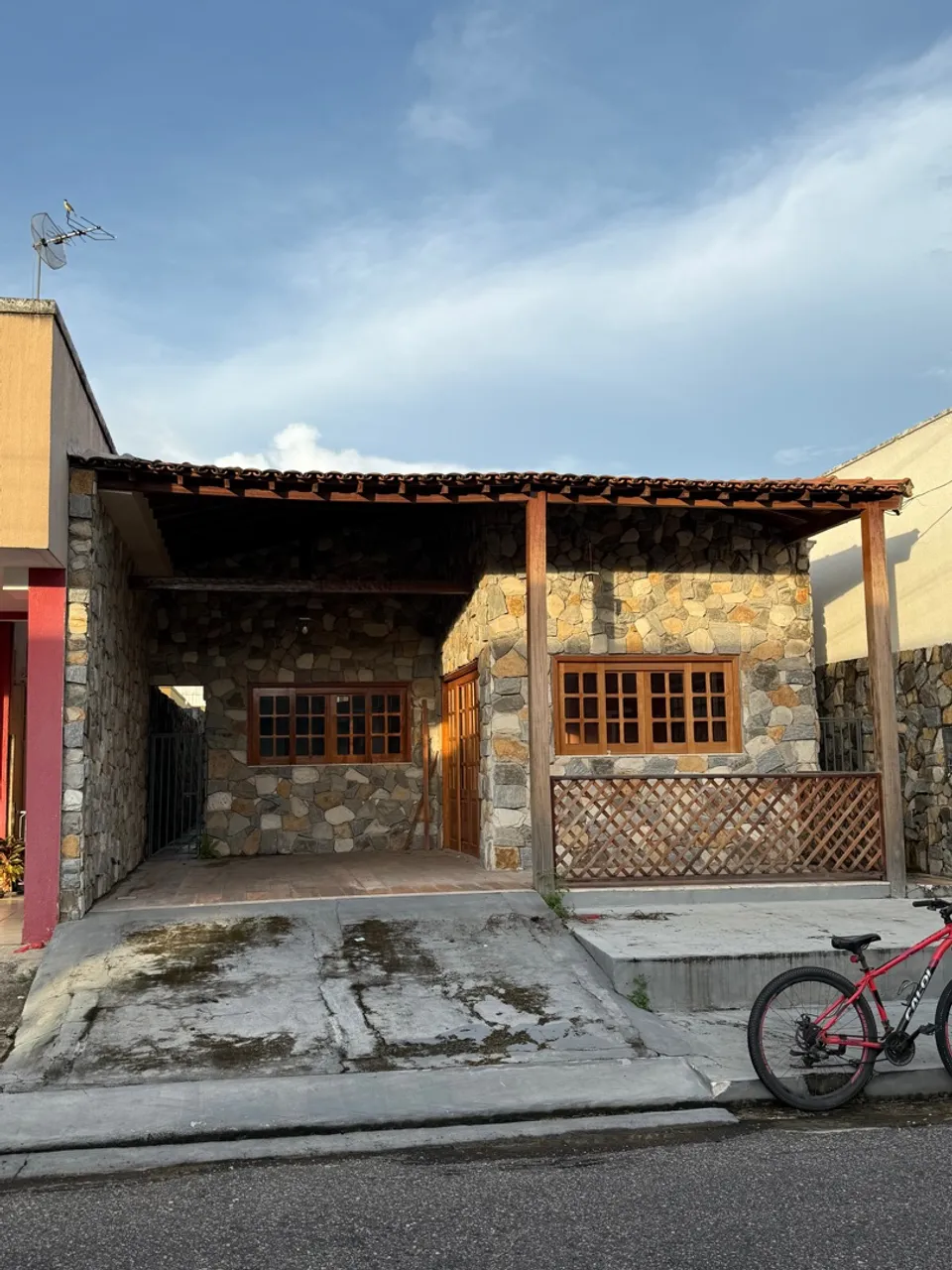 Alugo Casa Lion Ville