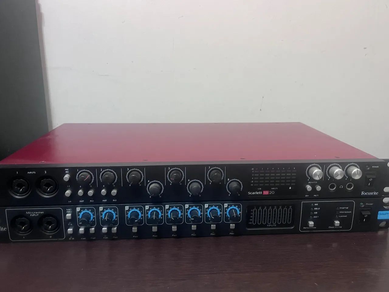 Interface Focusrite Scarlett 18i20 2ª geração + Conversor Focusrite Octopre Mkii Preamp - Foto 3
