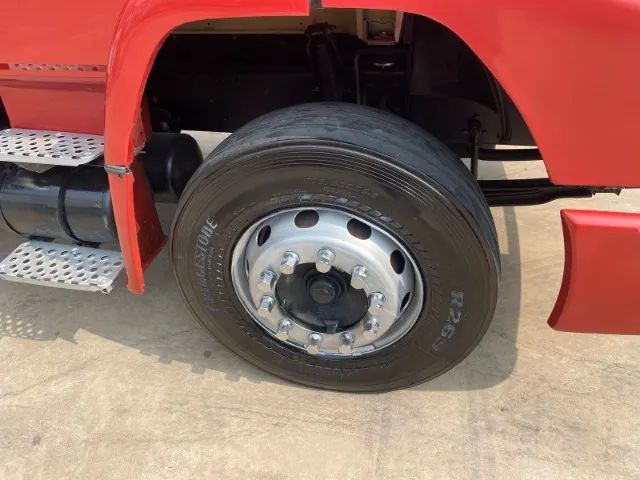 Mb L1620 Ano 2009 Bau 10,40 Metros Motor Novo Na Garantia - Foto 10