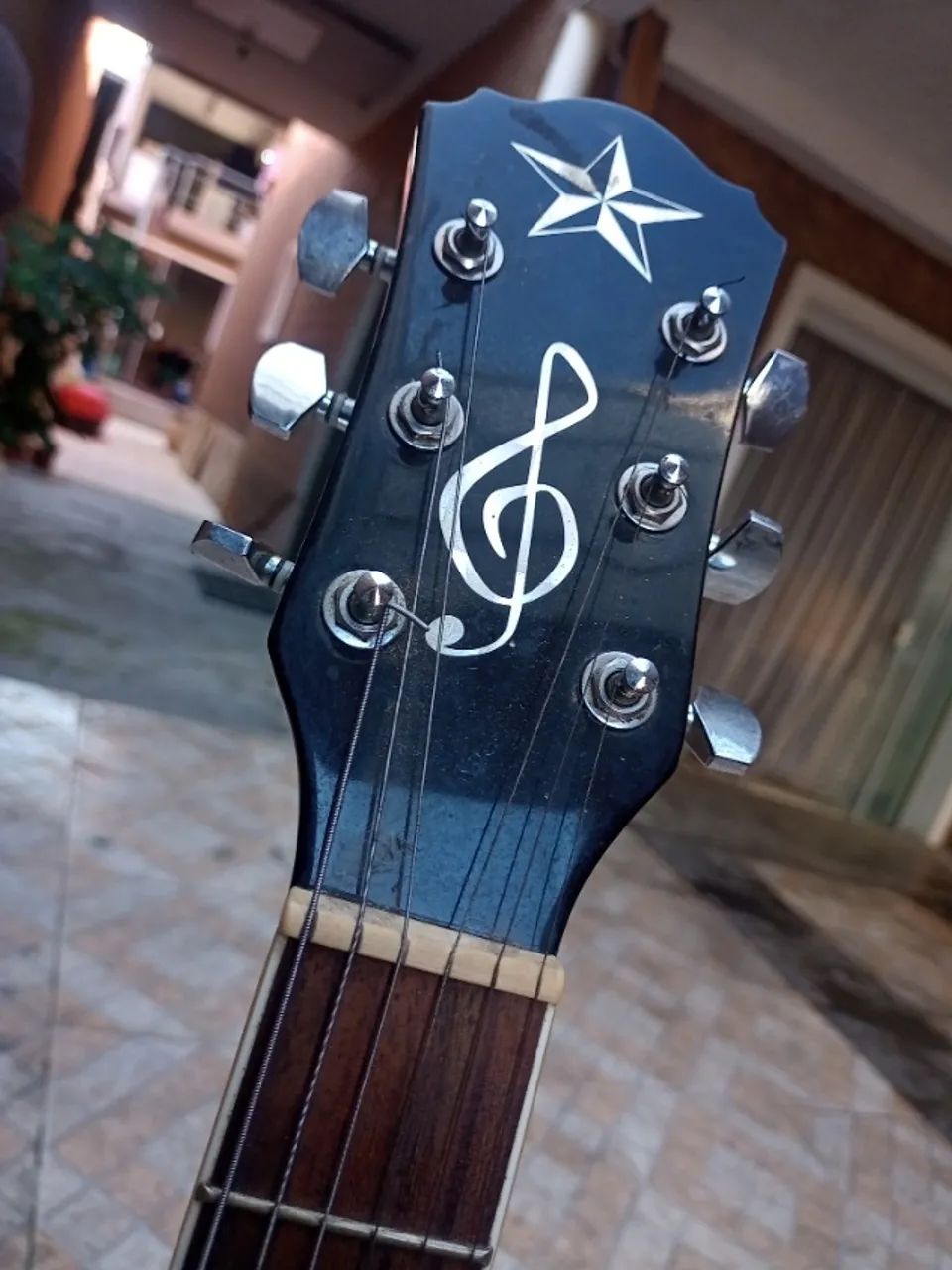 rockstar pitty violão