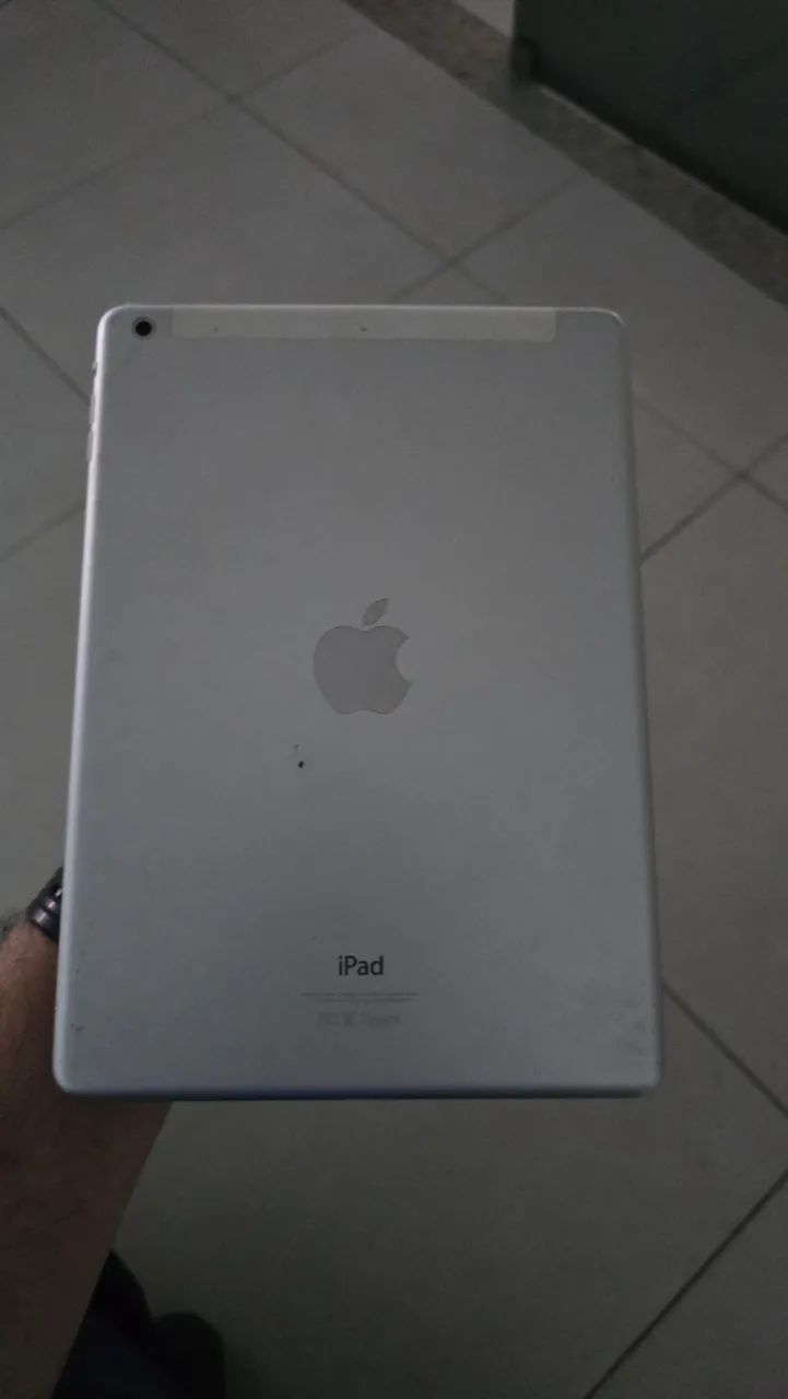 Ipad esta com a tela quebrada e nao esta ligando modelo 1475 aceito proposta 