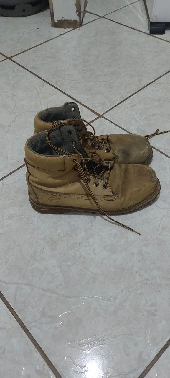 Bota de camurça 41 - Foto 2