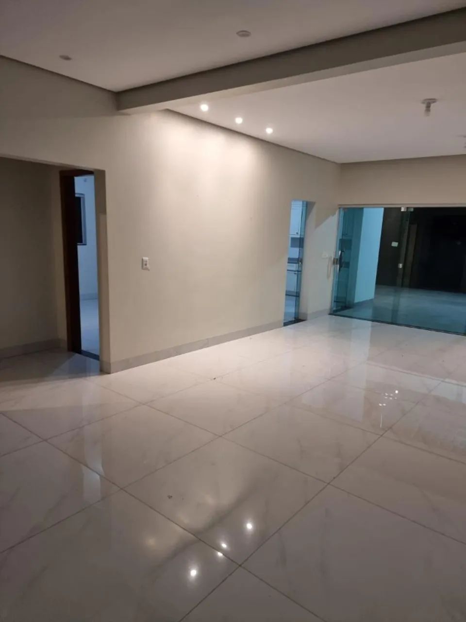 Excelente casa nova no centro - Foto 4