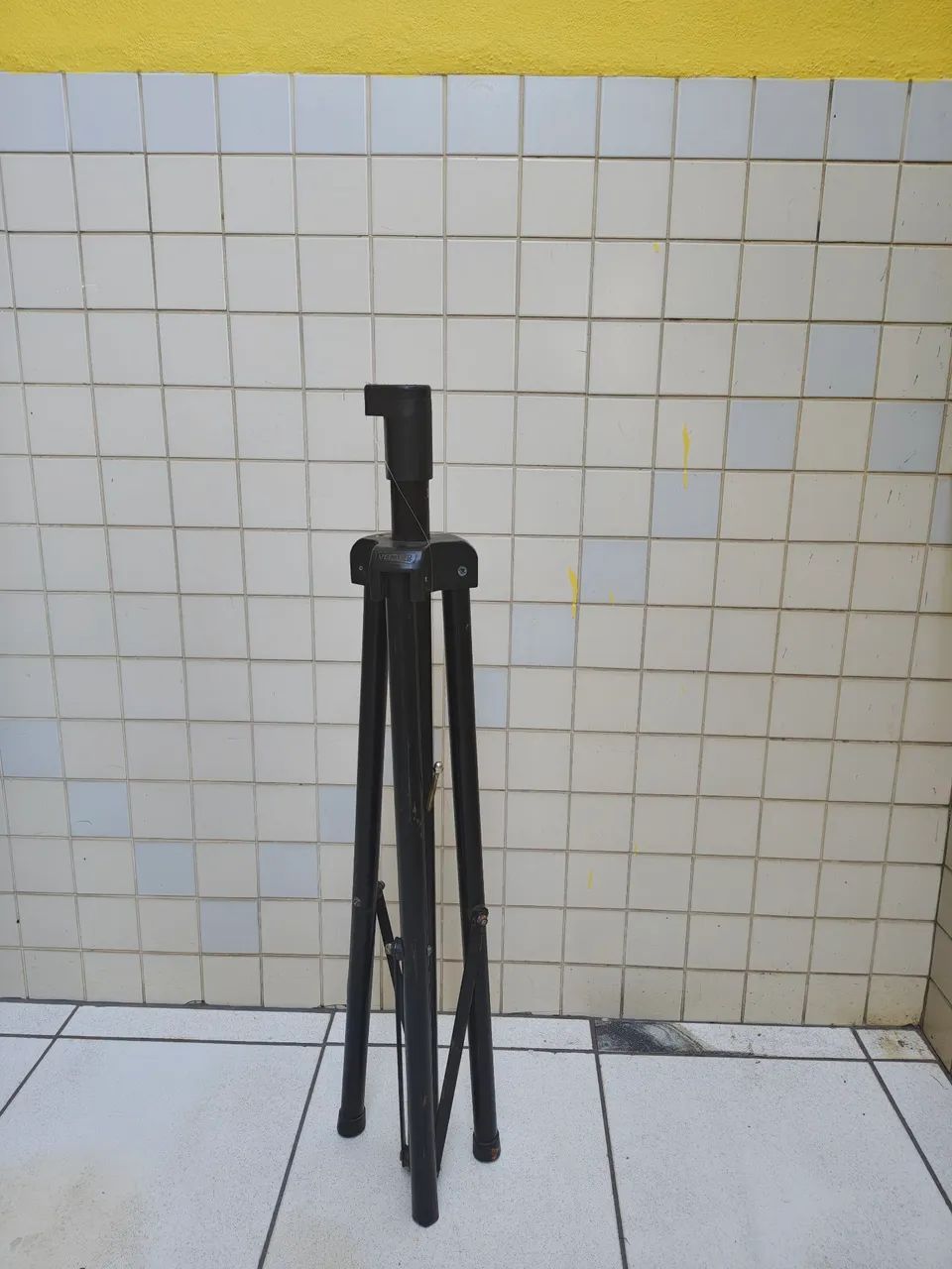 Tripé para caixa de som