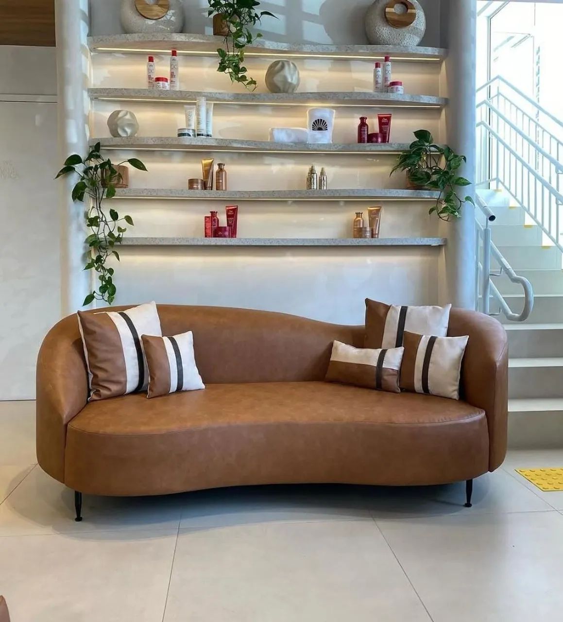 Sofa orgânico em couro 