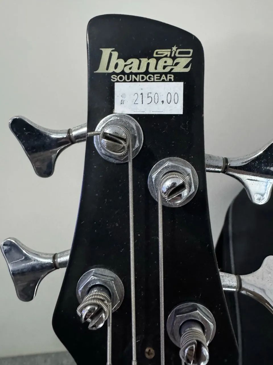 Baixo Ibanes 4 cordas novo