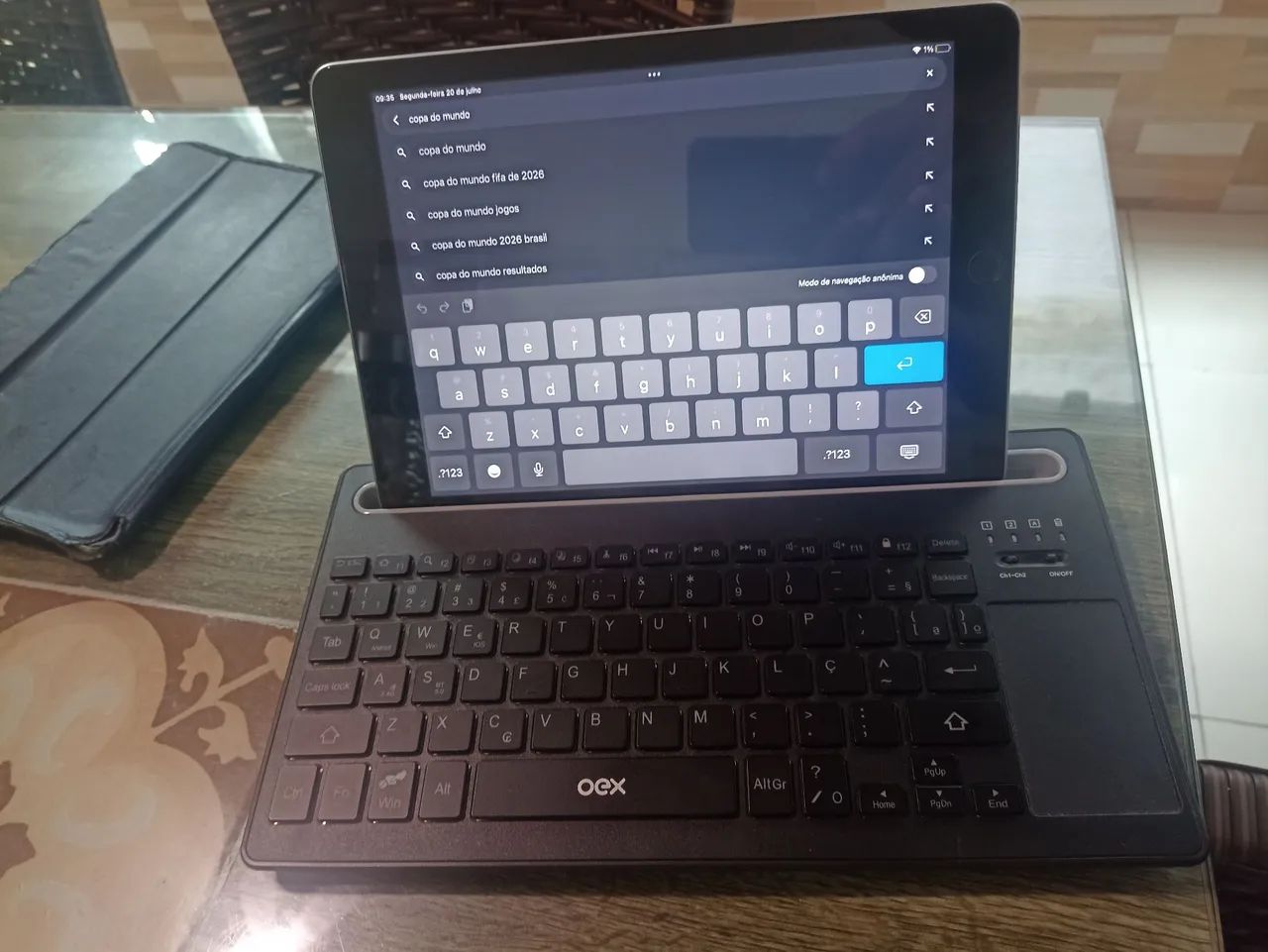 Tablet iPad + Teclado multifuncional