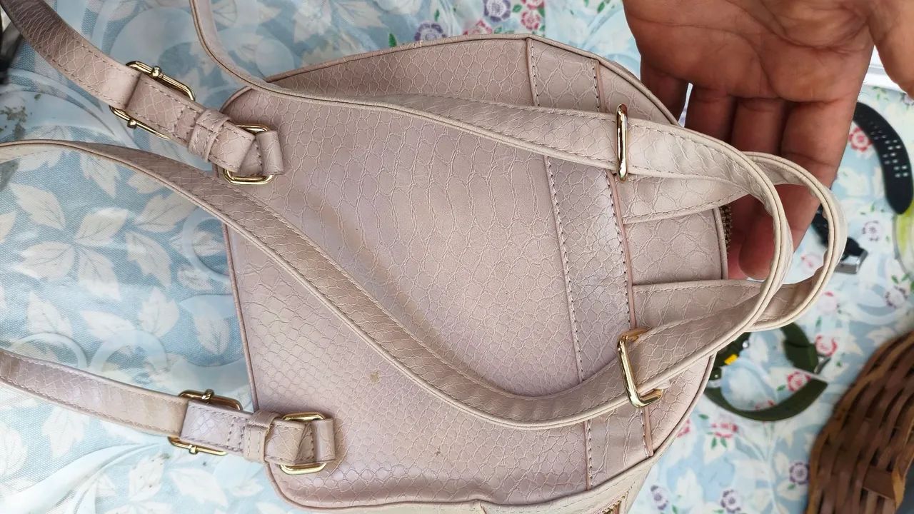 mini mochila Guess Cora Convertible - Foto 2