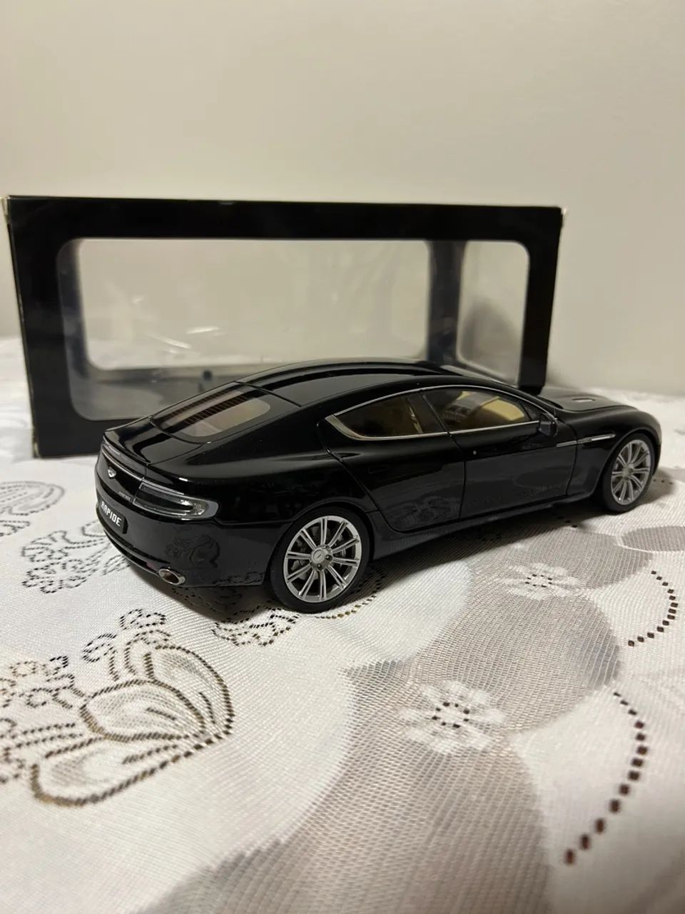 1:18 AUTOART Millenium Aston Martin Rapide - Foto 2