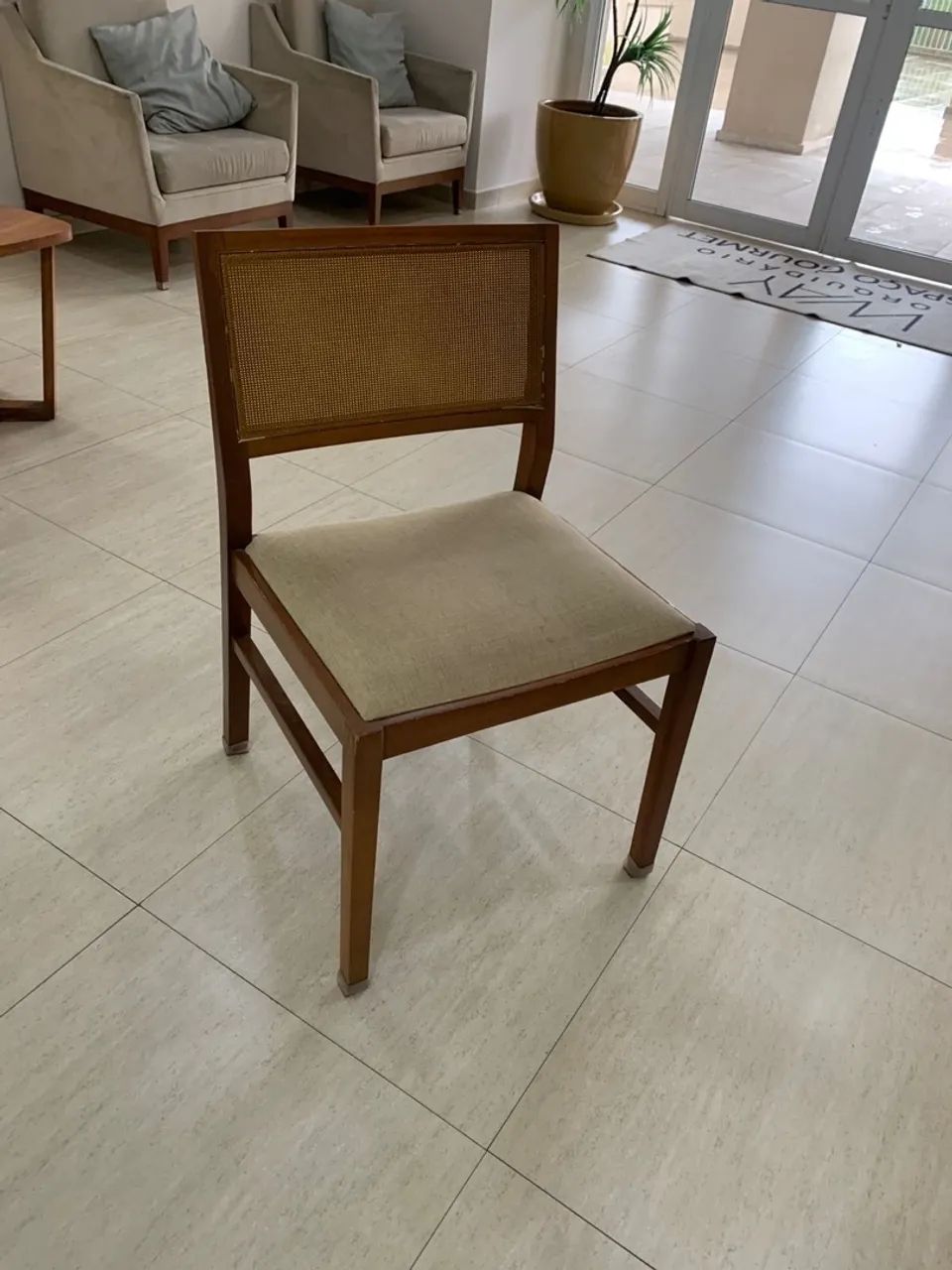 MESA COM CADEIRAS  - Foto 2