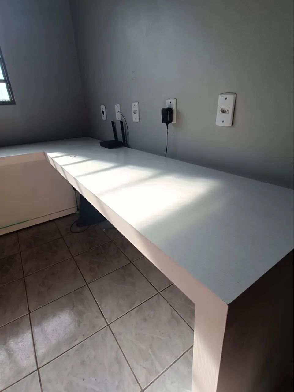 Mesa em L Branca p/Estudos e Trabalho - Foto 2