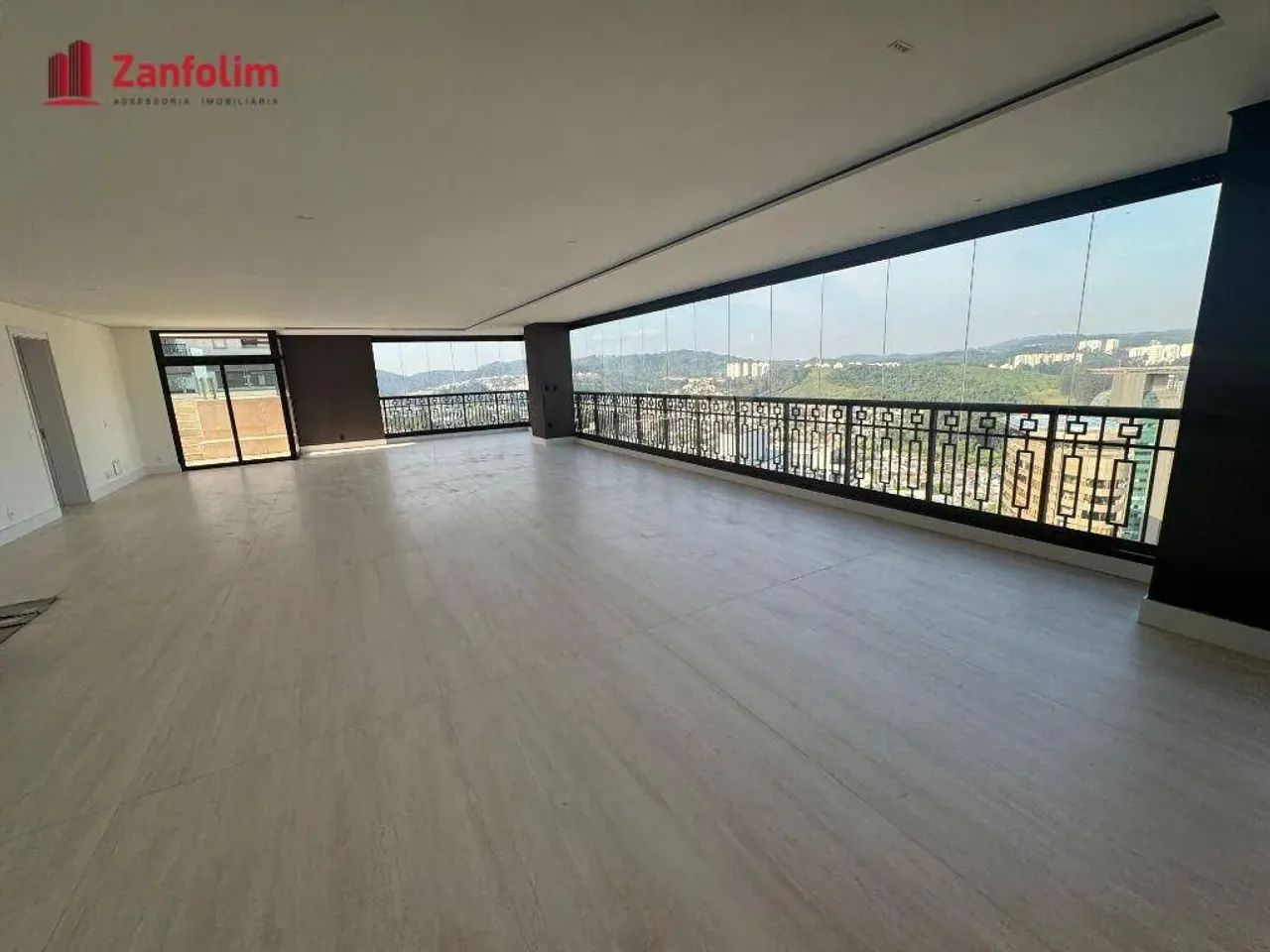 Mansão suspensa com linda vista!