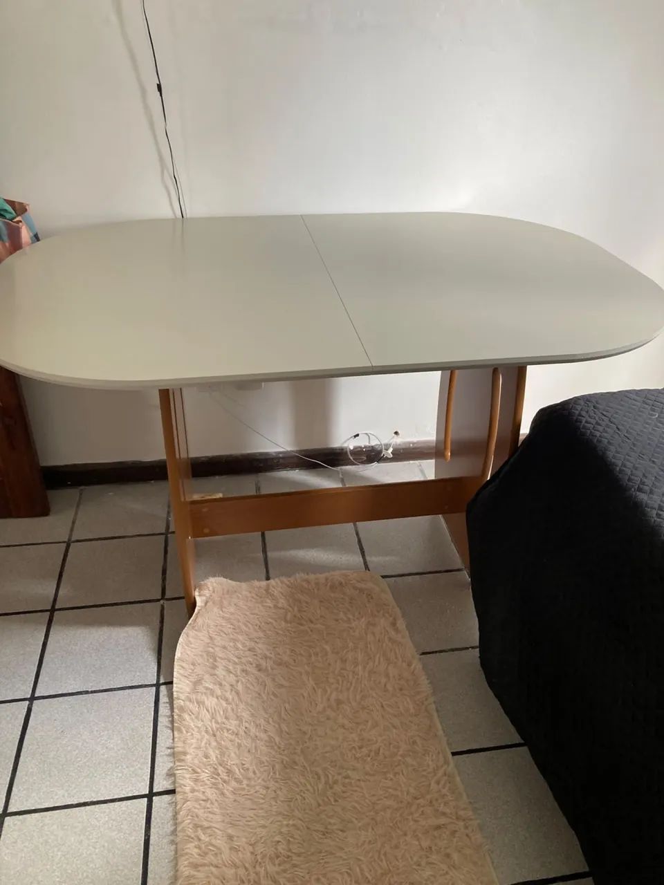 Mesa C/ Duas cadeiras novas  - Foto 2
