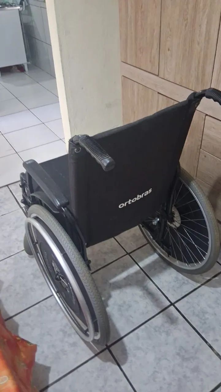 Vende -se Cadeira de rodas  - Foto 3