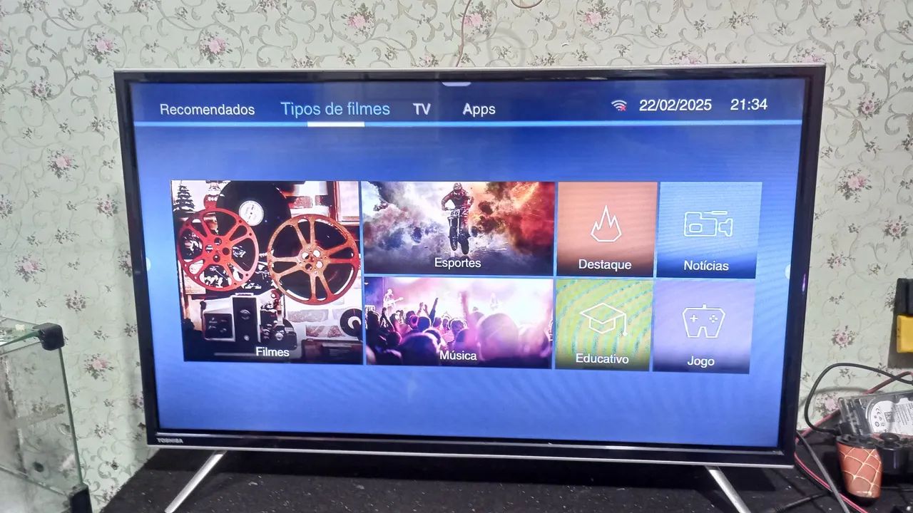 Smart tv Toshiba de 32 polegadas perfeita