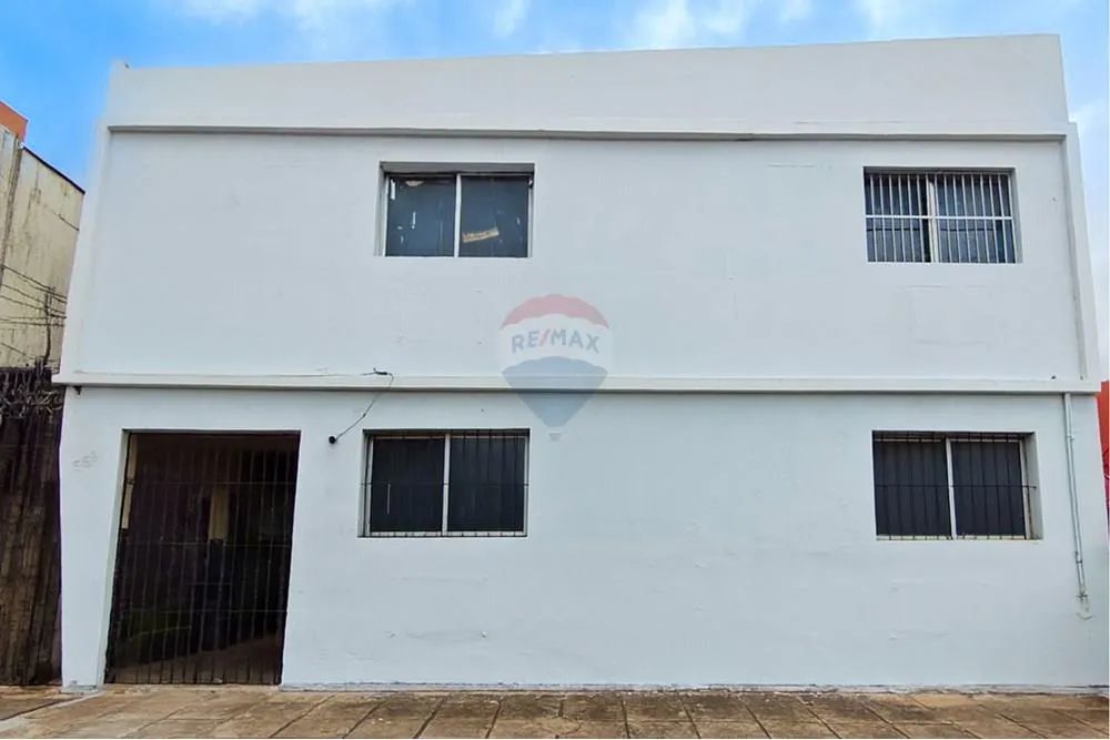 Prédio casa Comercial na Avenida Getúlio Vargas em Olinda com 30 Salas Ideal para escolas 