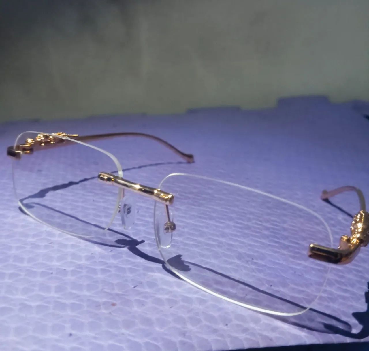 Óculos Lente Transparente com armação de ouro