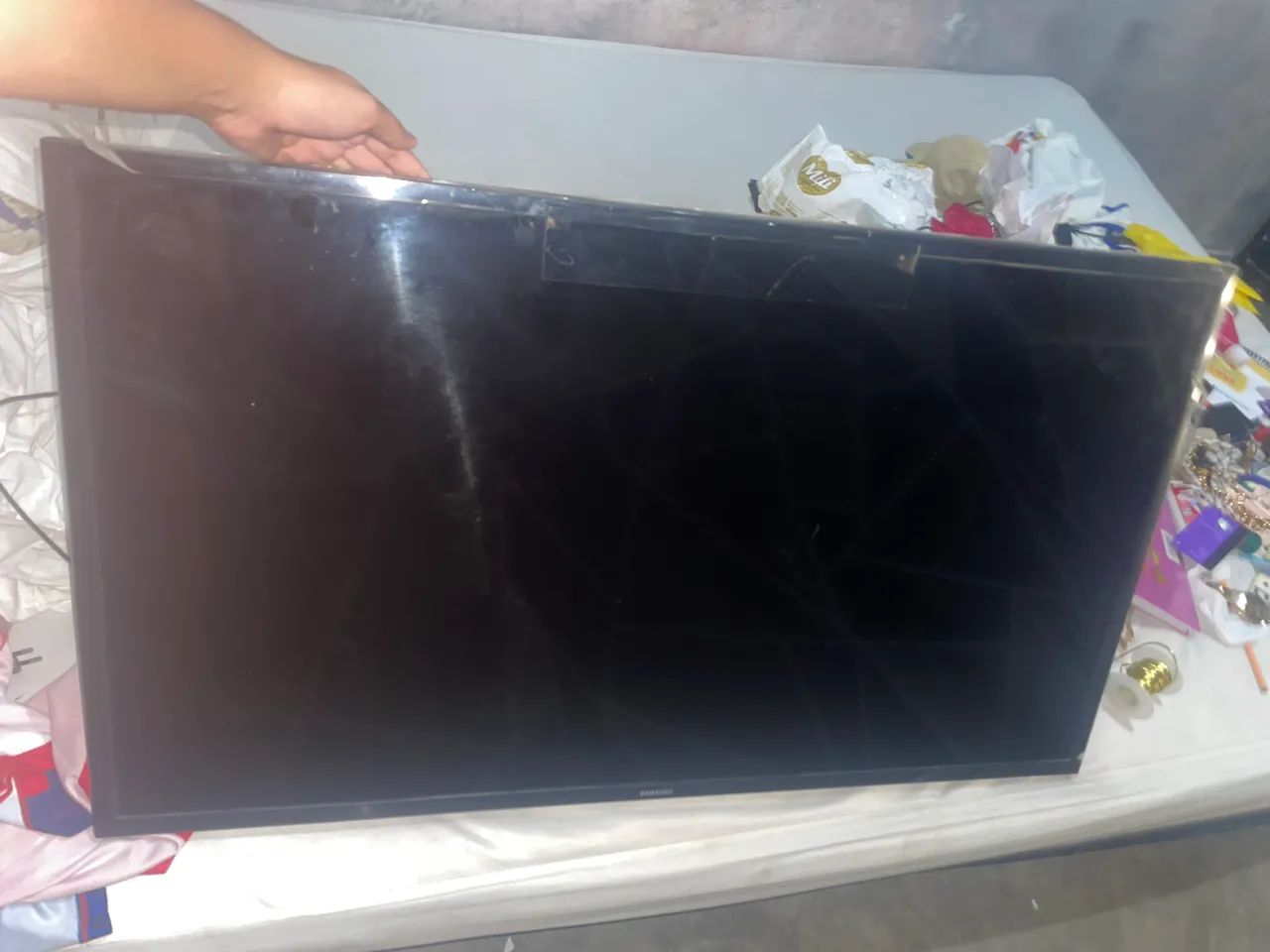 Tv Samsung 32 polegadas, Retirada de peças.