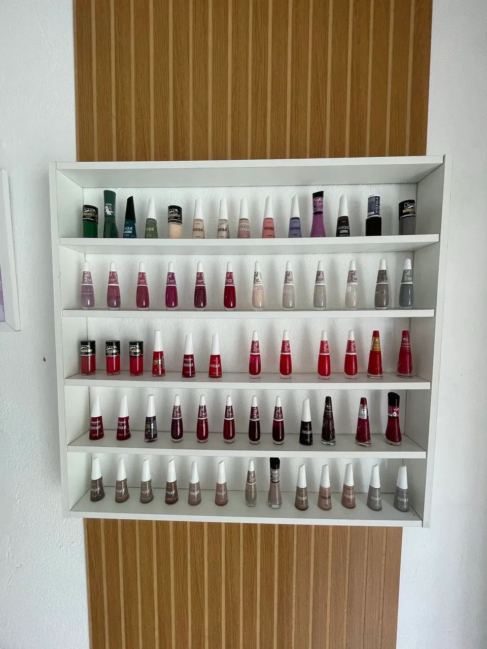 Vendo expositores de esmaltes e mesa de manicure  - Foto 2