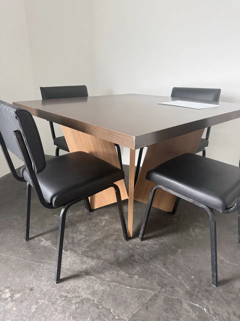 Mesa de reunião escritório 