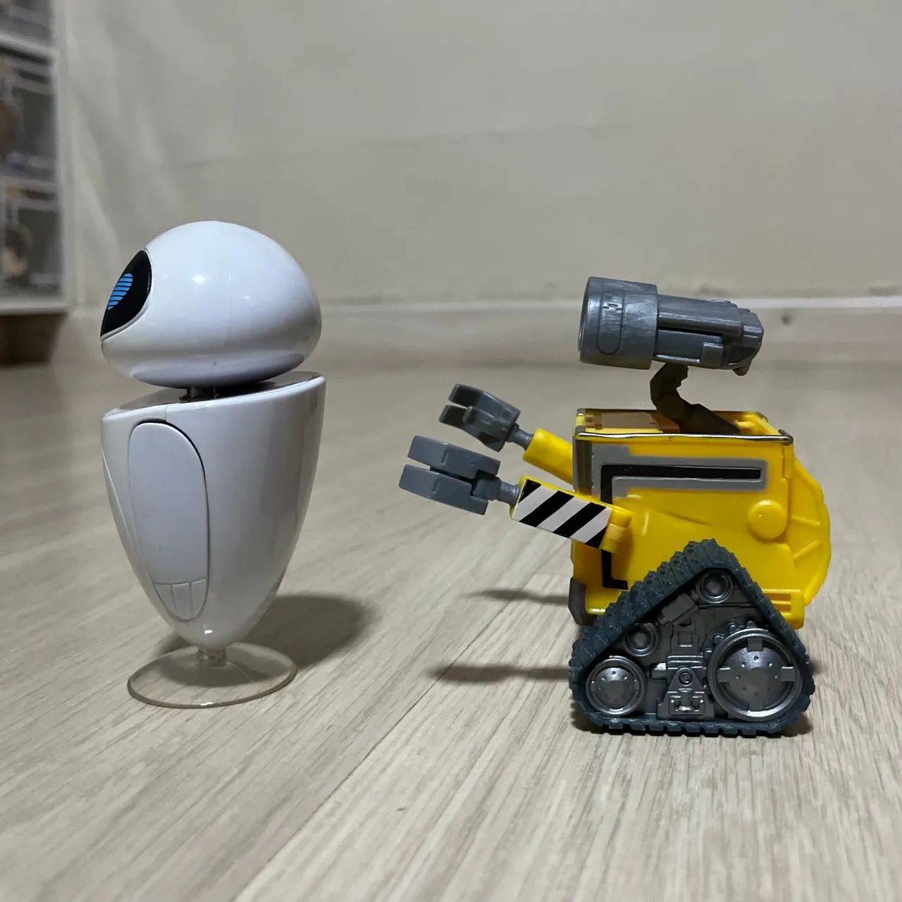 Wall-e & Eve - Action Figures - Mattel - Disney Pixar - Foto 4