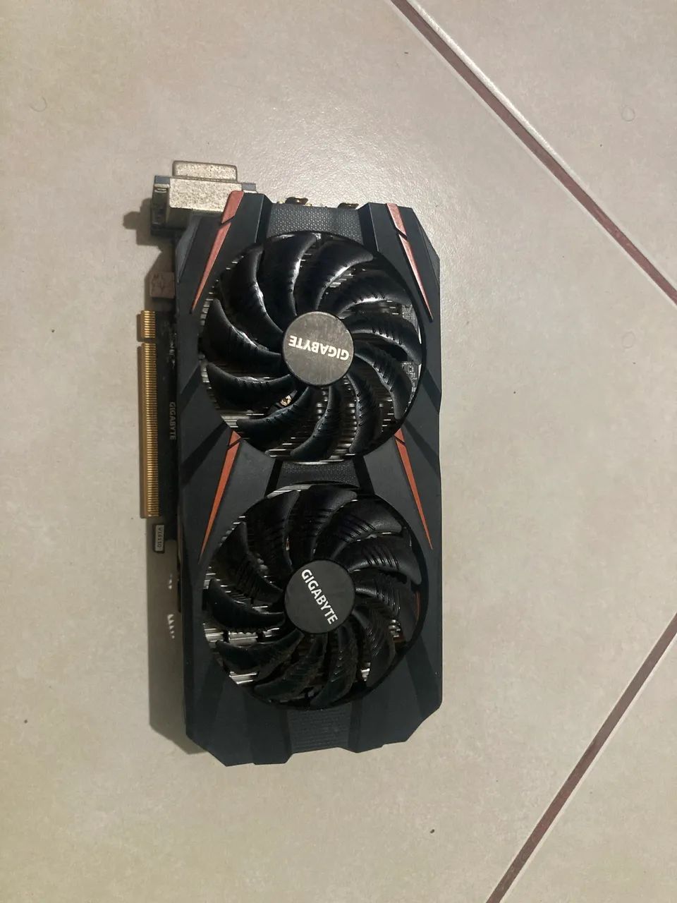 placa de vídeo Gigabyte GeForce GTX 1060 Windforce OC - Foto 2