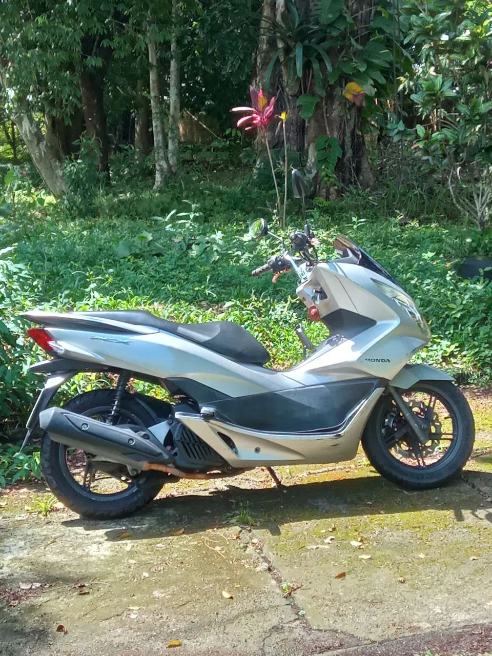 Vende-se moto
