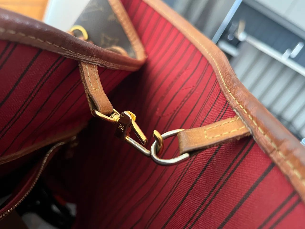Louis Vuitton Neverfull MM Mon Monogram Cerise com Pochette, Caixa e Dust Bag - Foto 3