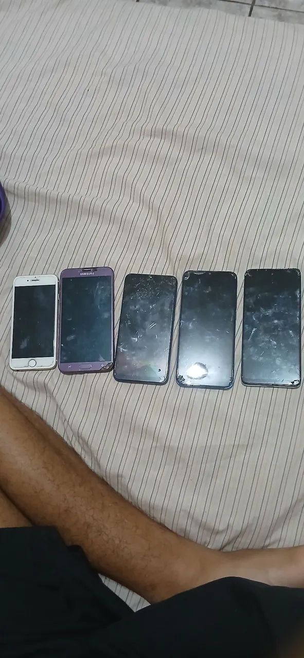 5 celulares quebrados (para retirada de peças) - Foto 2