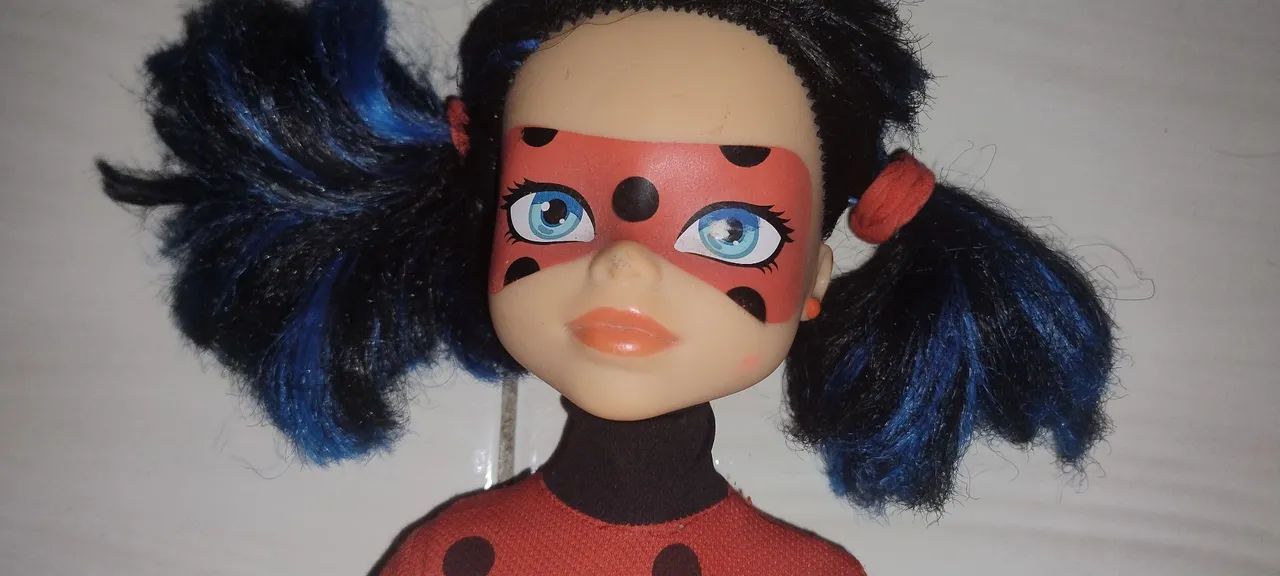 Boneca ladybug miraculous antiga com avaria barata - Foto 4