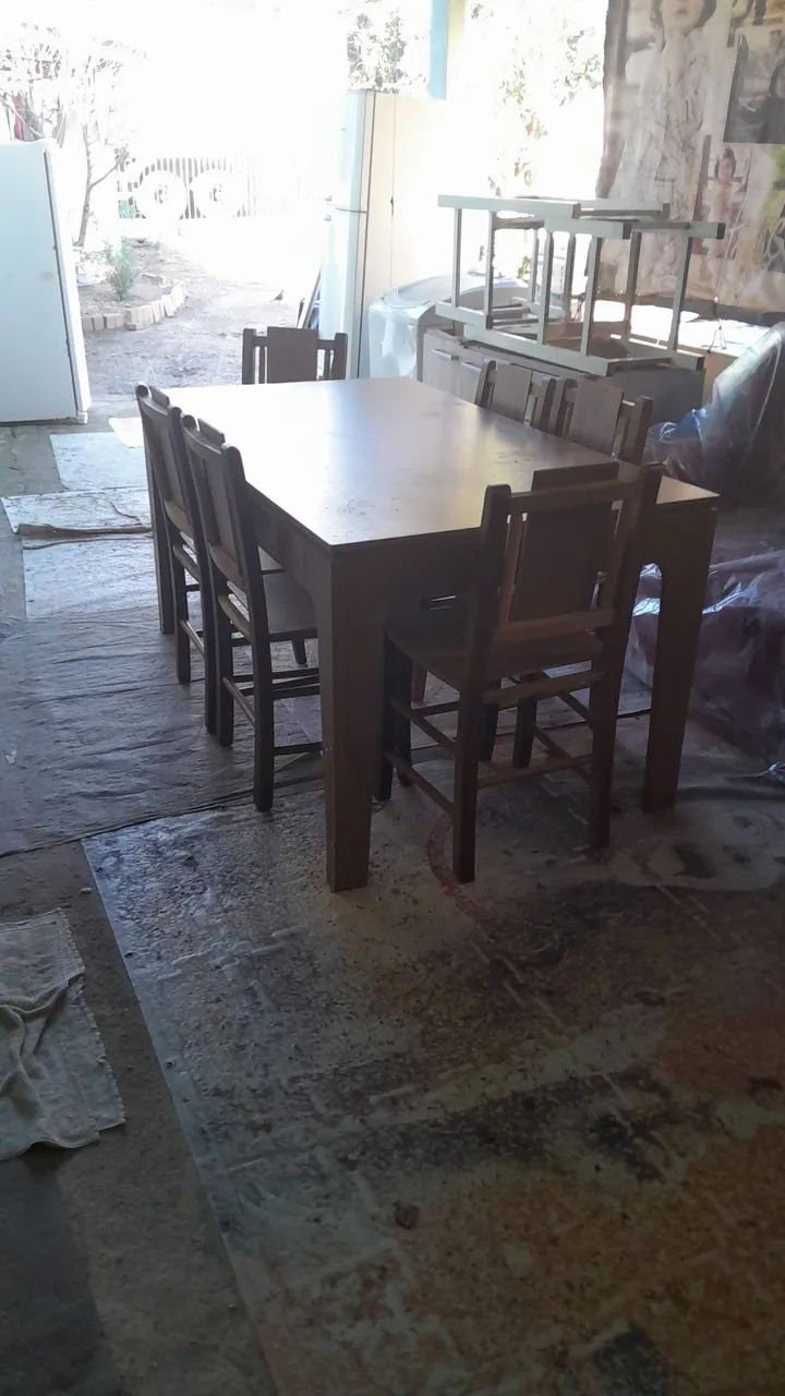 Mesa maciça com 6 cadeiras  - Foto 4