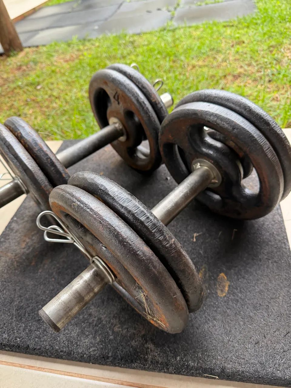 Vendo 8 anilhas e 2 barras de 40cm - Foto 2
