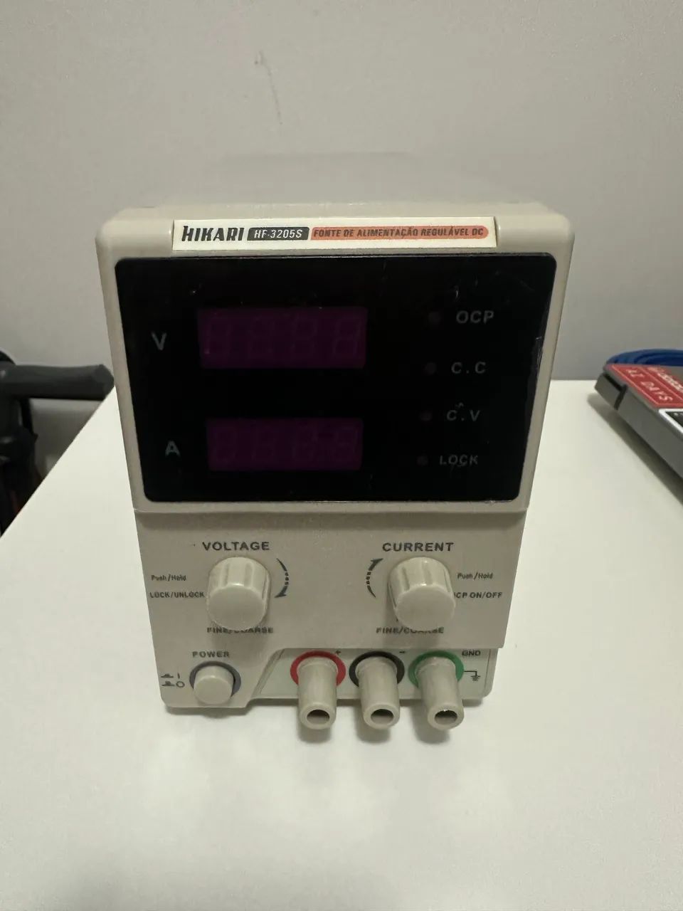 Fonte de bancada Hikari HF-3205S