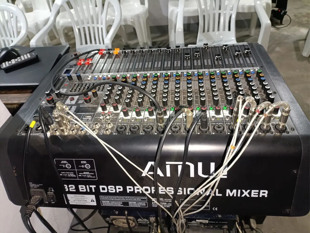 Vendo mesa de som analógica com efeitos