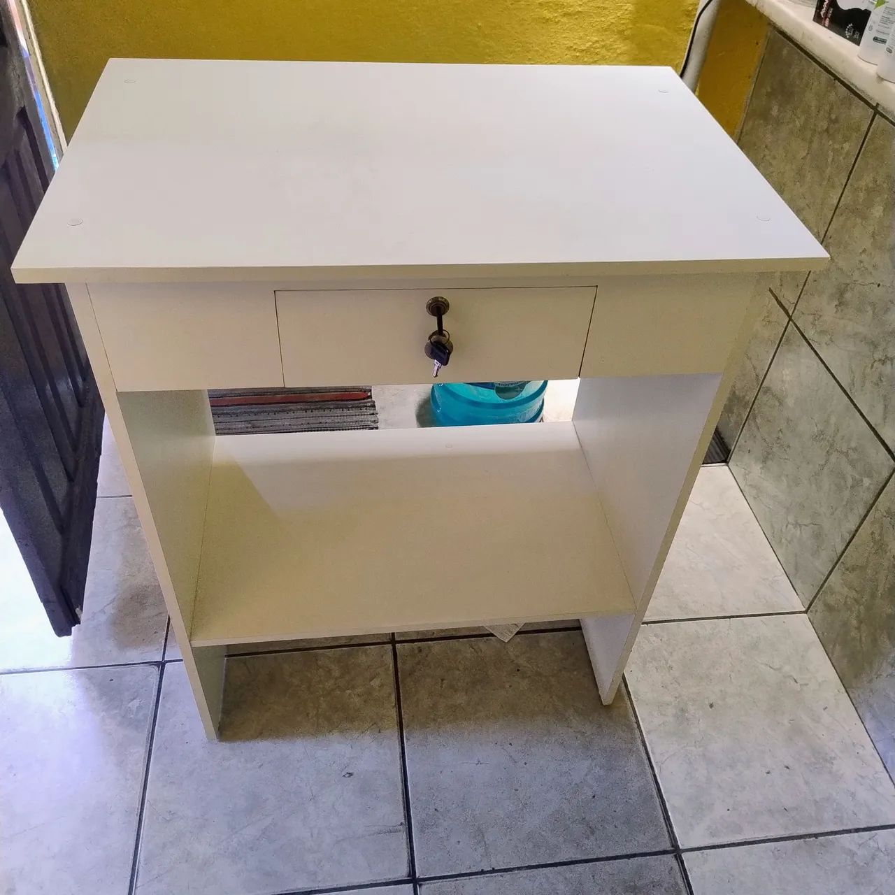 Vendo Balcão Com gaveta
