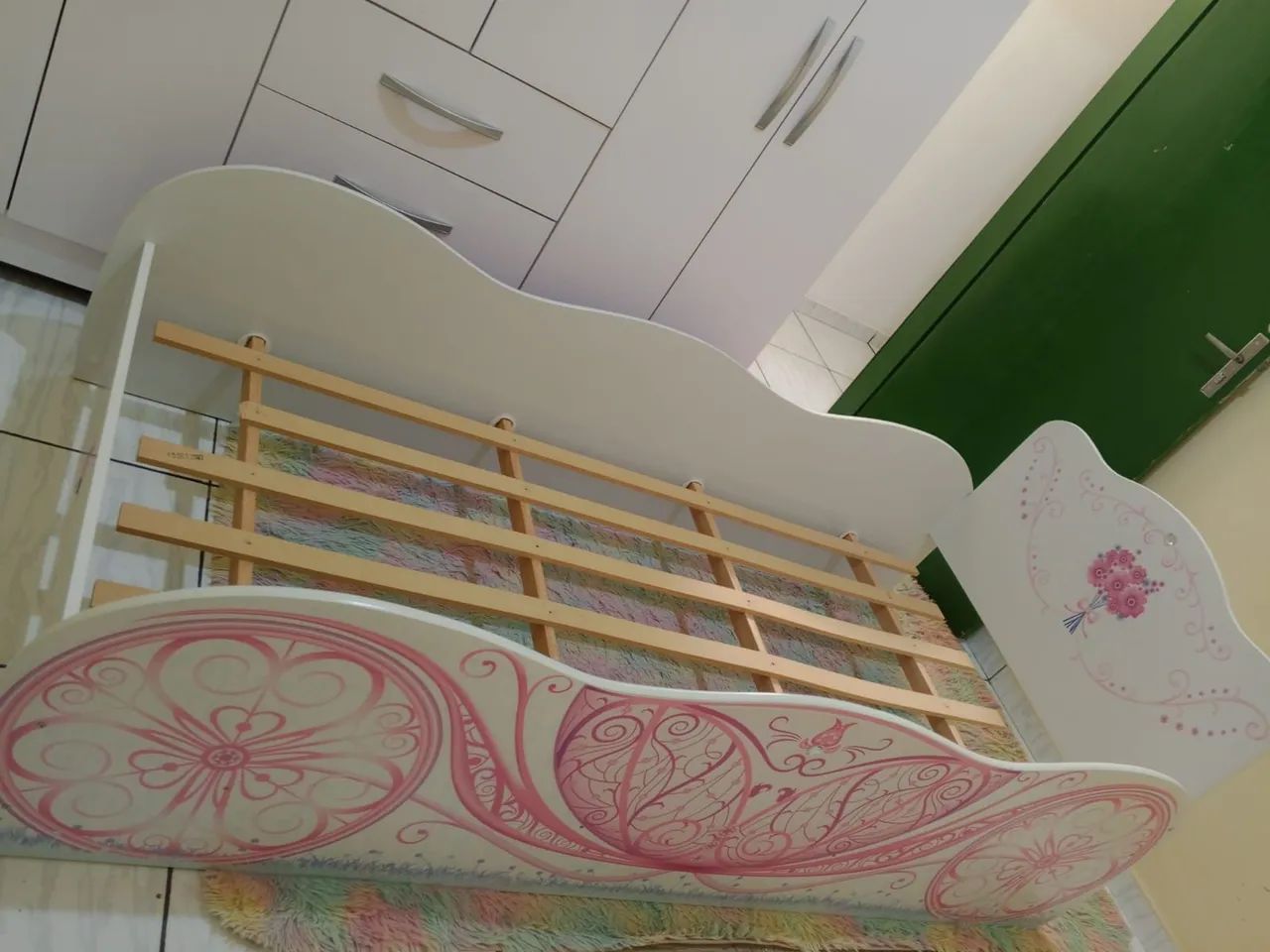  Cama infantil menina e berço com colchão  - Foto 2