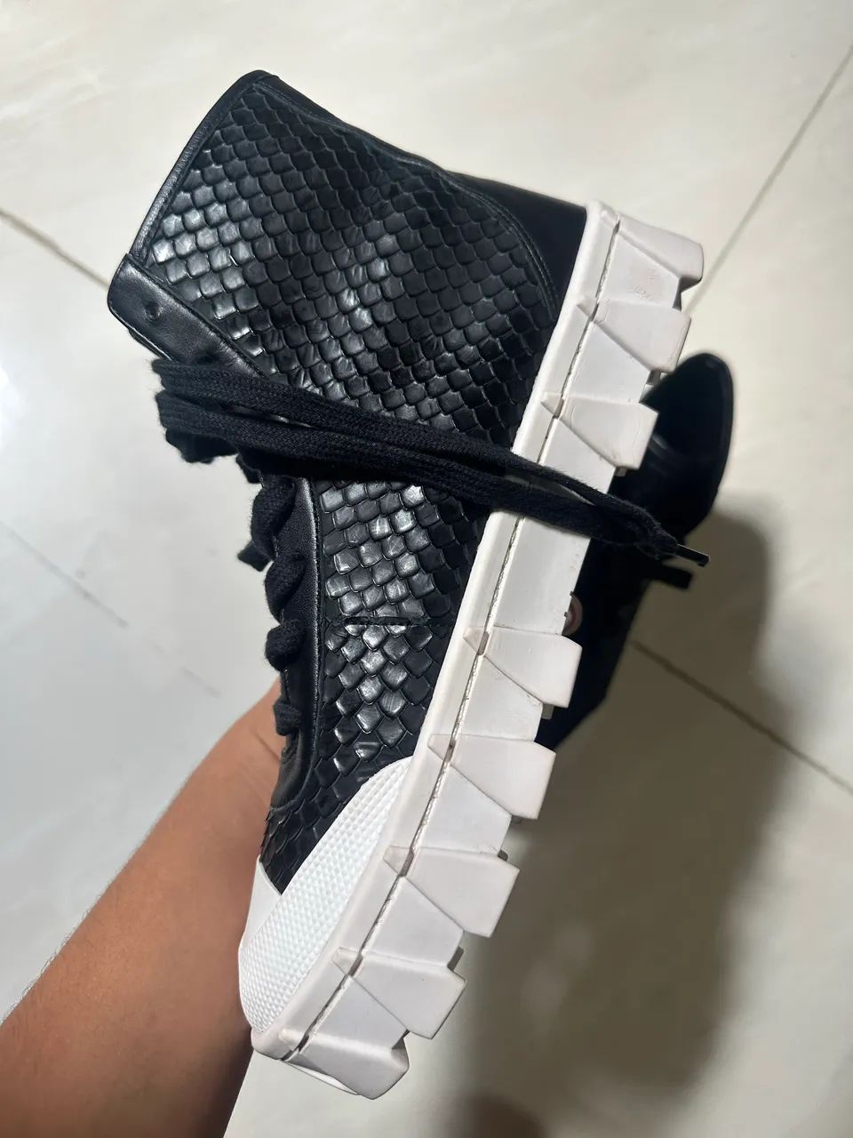 Tênis preto schutz 38 - Foto 3