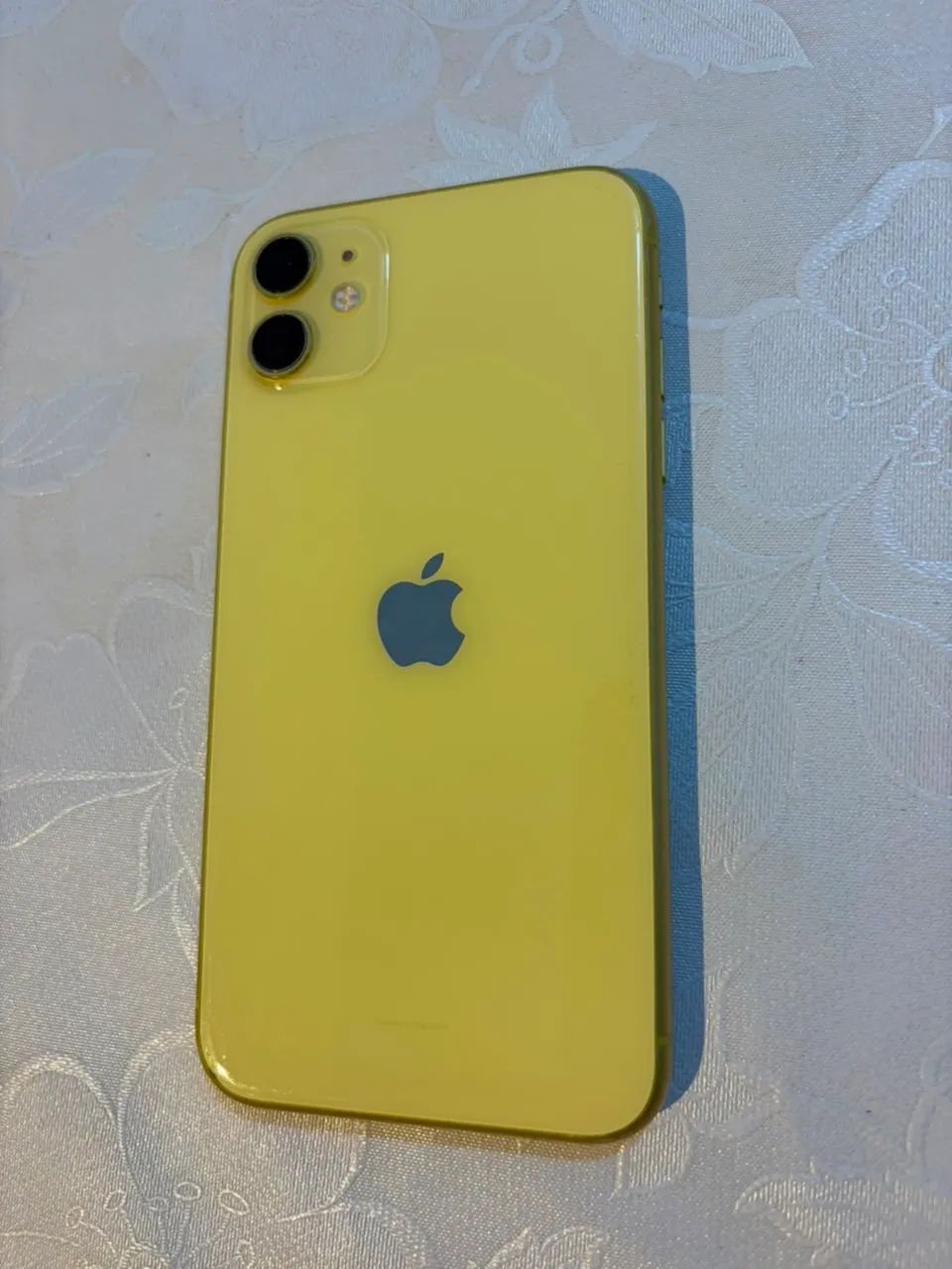 IPhone 11 amarelo 64gb  - Foto 4