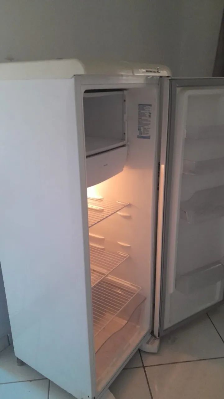 Geladeira Eletrolux  - Foto 2