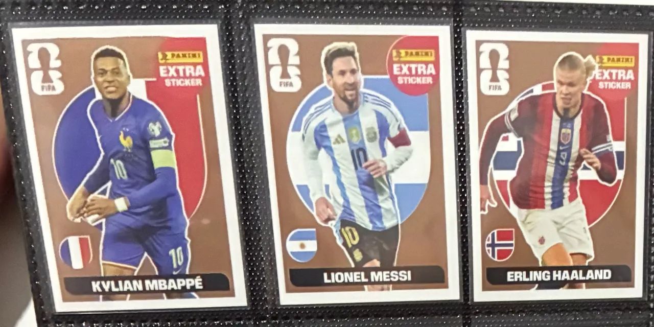 Kit Legends Messi Mbappe e Haaland Extra Sticker 
