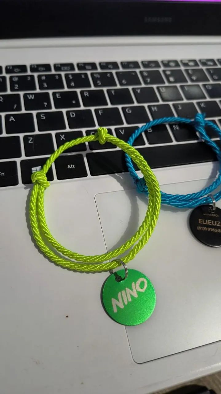 Coleira ajustável para gatos com placa de identificação personalizada 