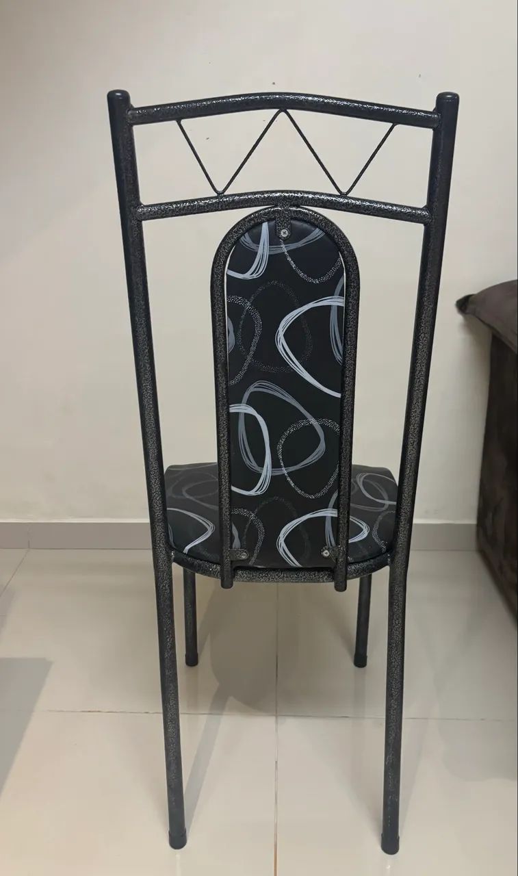 4 CADEIRAS DE MESA SEMI NOVAS  - Foto 2