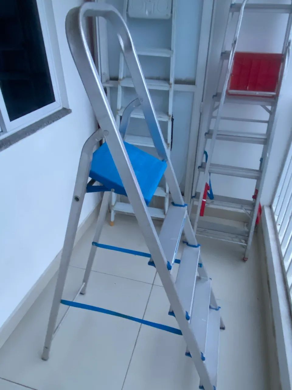 Escada 5 degraus  não faço entrega  - Foto 4