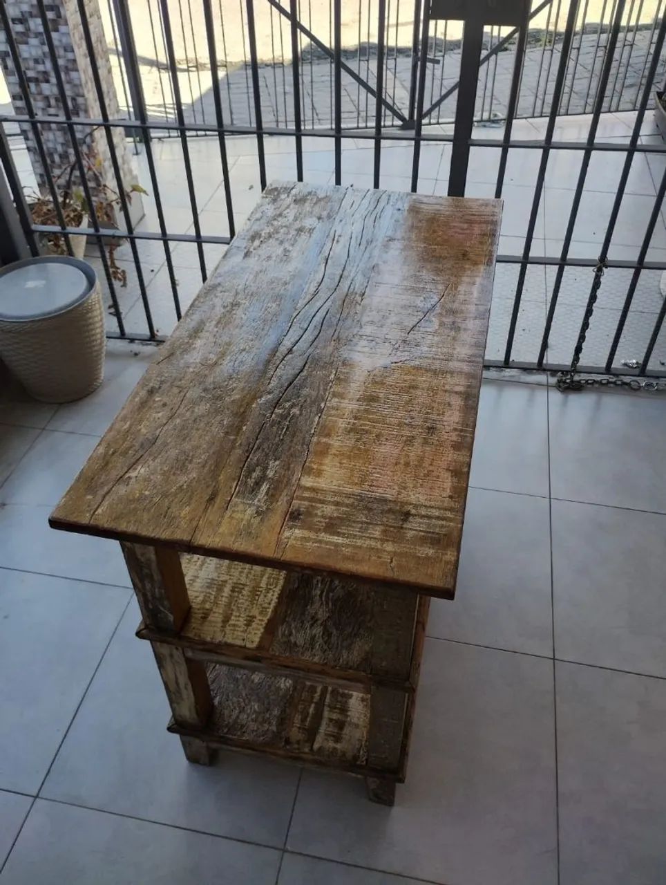Mesa de peroba com verniz - Foto 4