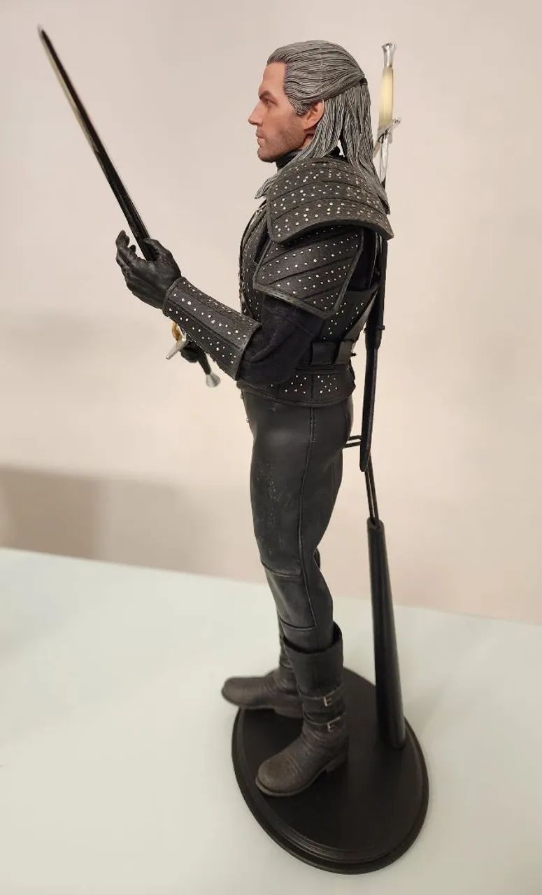 The Witcher 1/6 Buzztoys Geralt de Rivia The White Wolf  - Foto 5
